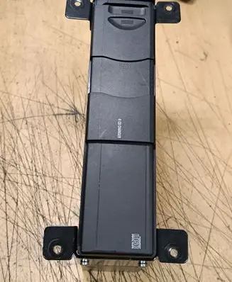BMW X5 E53 CD/DVD changer 6512698333401 65126983334 6983334