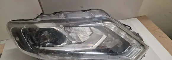 Nissan X-Trail T32 Headlight/headlamp