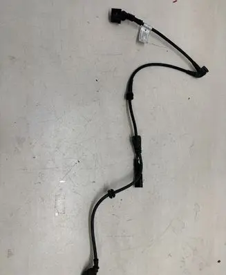 Volkswagen Touareg II Front ABS sensor wiring 7P0971279A