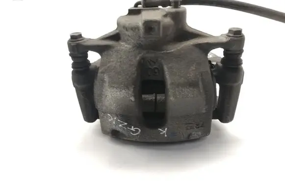 Toyota C-HR I Front brake caliper 