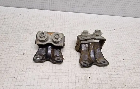 Subaru Outback Tailgate/trunk/boot hinge