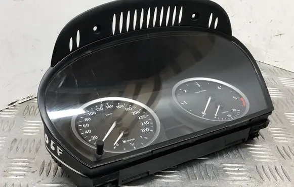 BMW 5 E60 E61 Speedometer (instrument cluster) 62116947363 110080213