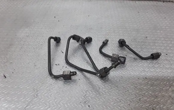 Fuel injector supply line/pipe
