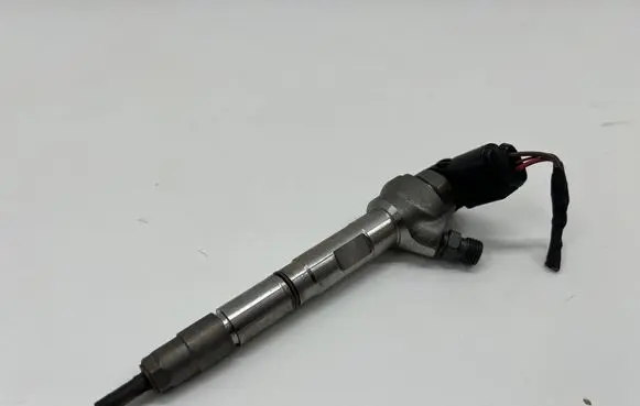 Audi A3 8Y Fuel injector 05L130277E