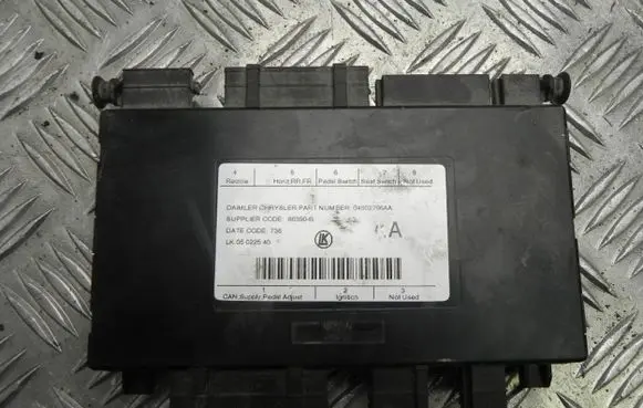 Chrysler 300 - 300C Door control unit/module 04602796AA G3256