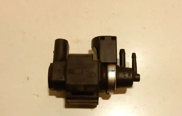 Audi A6 S6 C6 4F Turbo solenoid valve 61137