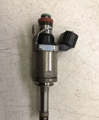 Mazda 3 III Fuel injector PE0113250B