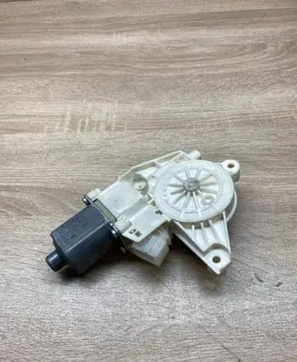 Mercedes-Benz C W204 Rear door window regulator motor A2048200542