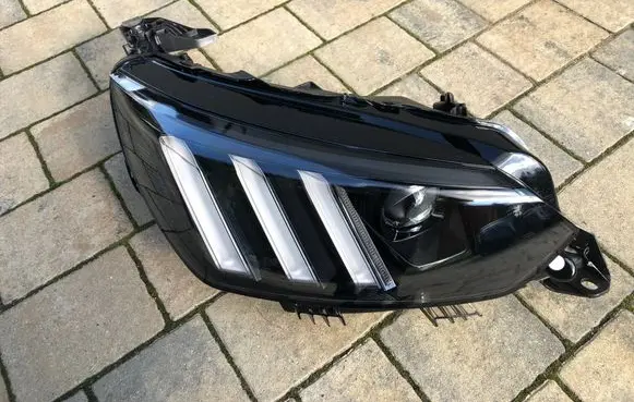 Peugeot 208 Headlight/headlamp 9823193480 L287075 C1HCRPL125