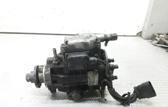 Skoda Octavia Mk1 (1U) Fuel injection high pressure pump 0460404977 038130107D