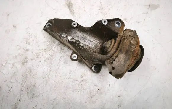Audi A4 S4 B5 8D Gearbox mounting bracket 8D0399114AJ
