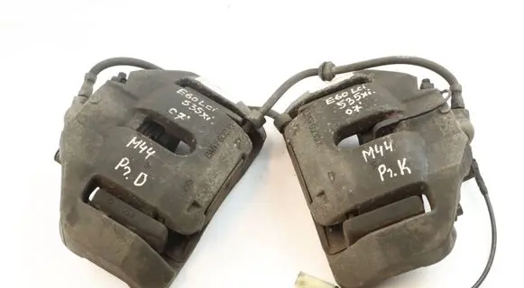 BMW 5 E60 E61 Front brake caliper 6766557 6794915 6766558