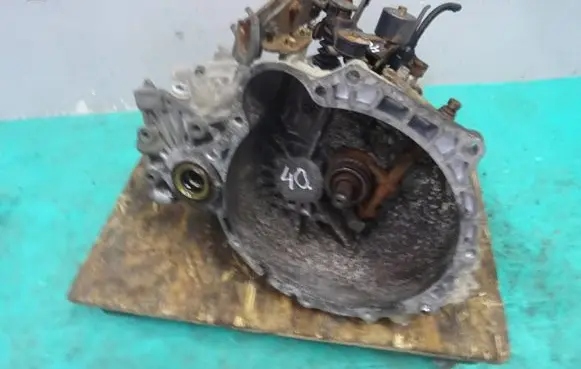 Manual 5 speed gearbox