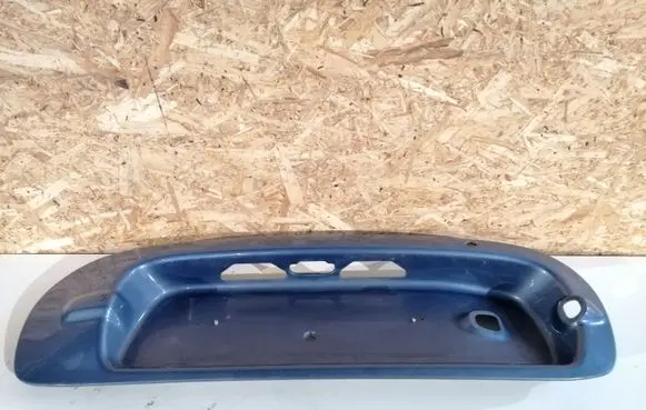 Tailgate trim