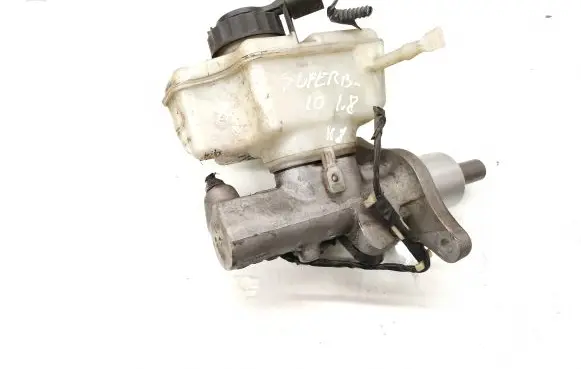 Master brake cylinder