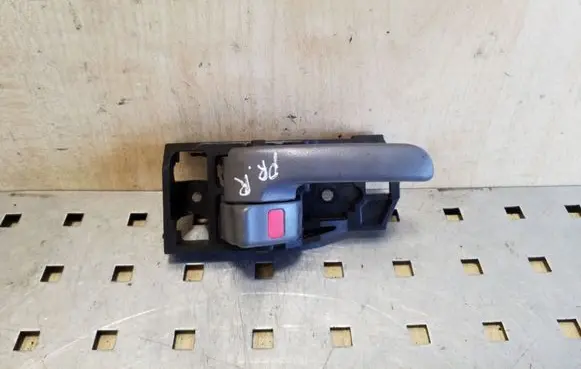 Toyota RAV 4 (XA20) Front door interior handle