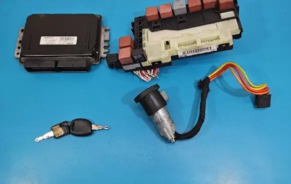 Renault Clio II Engine control unit/module ECU 7700115207 IMPRK1561072