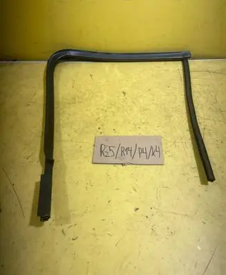 Renault Modus Rubber seal rear door window/glass 8200210001