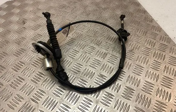 Hyundai Santa Fe Gear shift cable linkage D007OFX M05