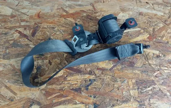 KIA Sportage Rear seatbelt 898103U200ED