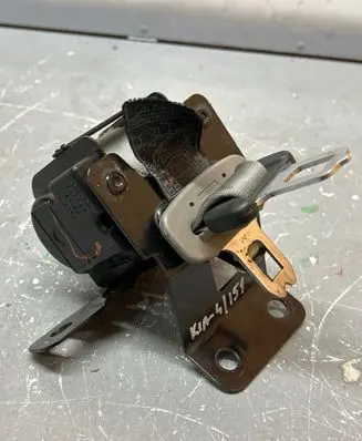 KIA Sorento Middle seatbelt (rear) 0432005 158348