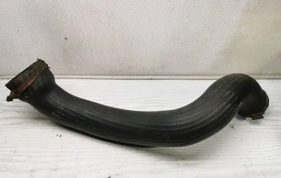 Intercooler hose/pipe