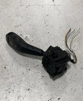 BMW 5 E39 Indicator stalk 8363668 001104010