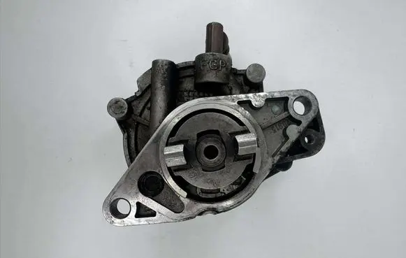 Opel Insignia A Vacuum pump 73501167 7202400