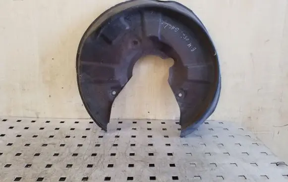 Audi A4 S4 B7 8E 8H Rear brake disc plate dust cover 