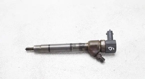 KIA Ceed Fuel injector 338002A900