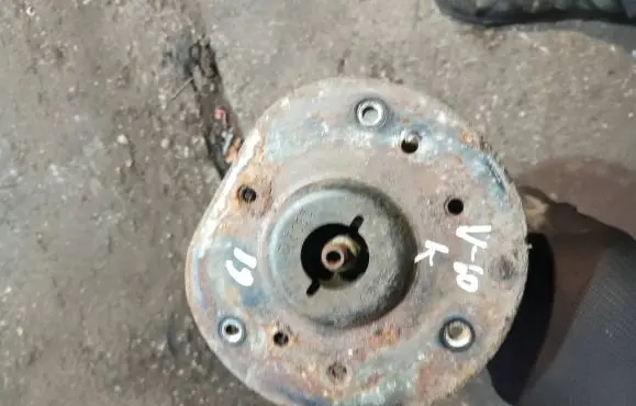 Volvo V60 Front shock absorber with coil spring 31262902