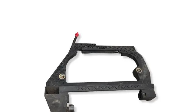BMW 5 E39 Rear door exterior handle/bracket 51228236645
