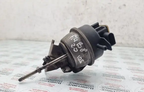 Audi A4 S4 B8 8K Turbine electric control actuator SMK306004 F070308R1