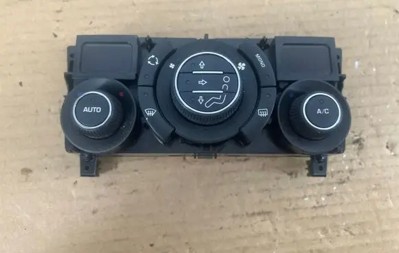 Peugeot RCZ Climate control unit 96718462XT E1062127