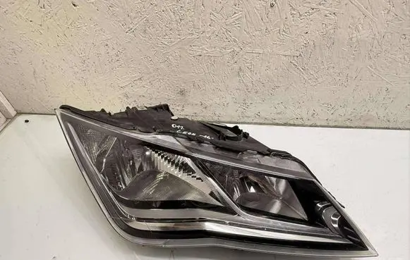 Seat Leon (5F) Headlight/headlamp 5F1941006A