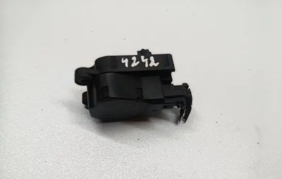 Ford C-MAX I Air flap motor/actuator 3M5H19E616AA EAD251