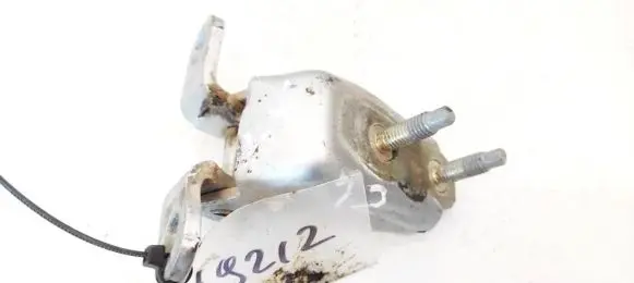 Honda CR-V Rear door lower hinge