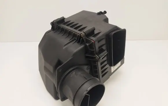 Jaguar XE Air filter box GX739600DB