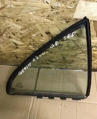 Toyota Avensis T220 Rear vent window glass 43R00048