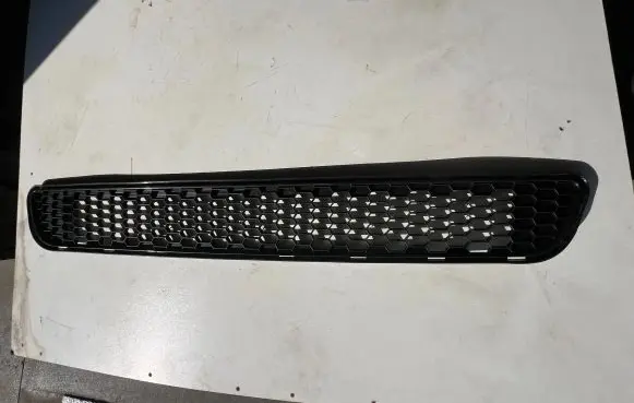 Toyota Sienna XL30 III Front bumper lower grill 5311208010 TY0744601