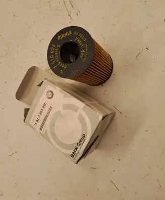 BMW 7 F01 F02 F03 F04 Oil filter cover 7583220 11427583220