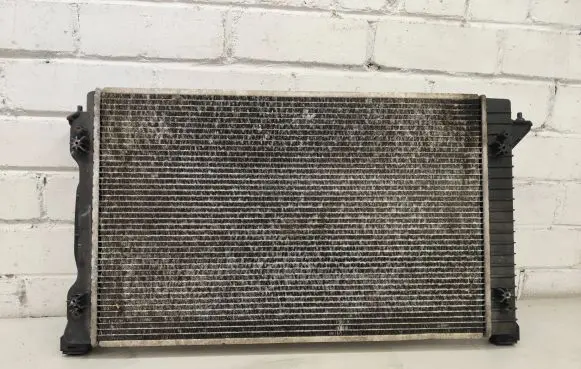 Audi A4 S4 B6 8E 8H Coolant radiator 8E0121251Q 9837J12458L