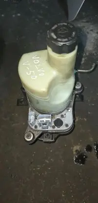 Volvo V50 Power steering pump 9N513K514AC 31329252AA