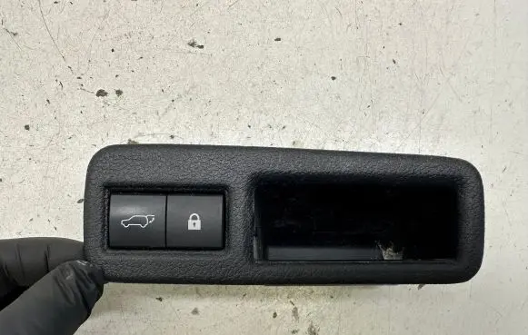 Lexus NX Tailgate opening switch 6929178040