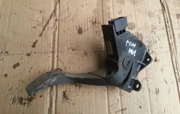 Ford Focus Accelerator throttle pedal
