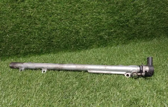 BMW 5 E60 E61 Fuel main line pipe 7788679 0445216008