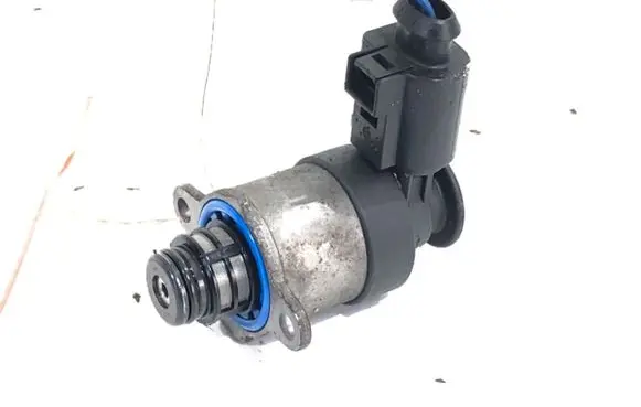 Skoda Rapid (NH) Fuel pressure regulator 4D0971992