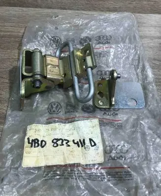Rear door hinge set
