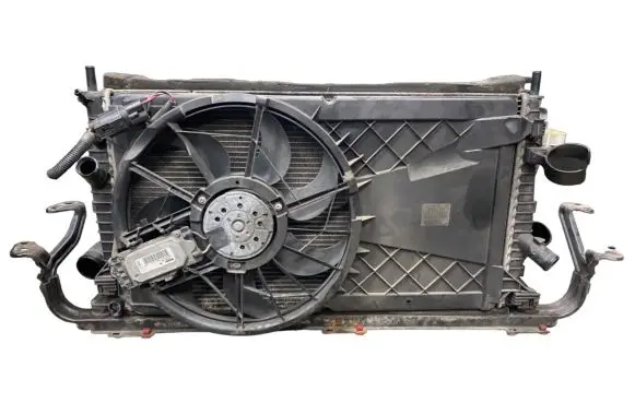 Volvo C30 Coolant radiator 3M5H8005 4N5H9L440VF 137328558