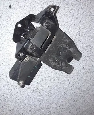BMW 5 E39 Tailgate/trunk/boot lock/catch/latch 8168892